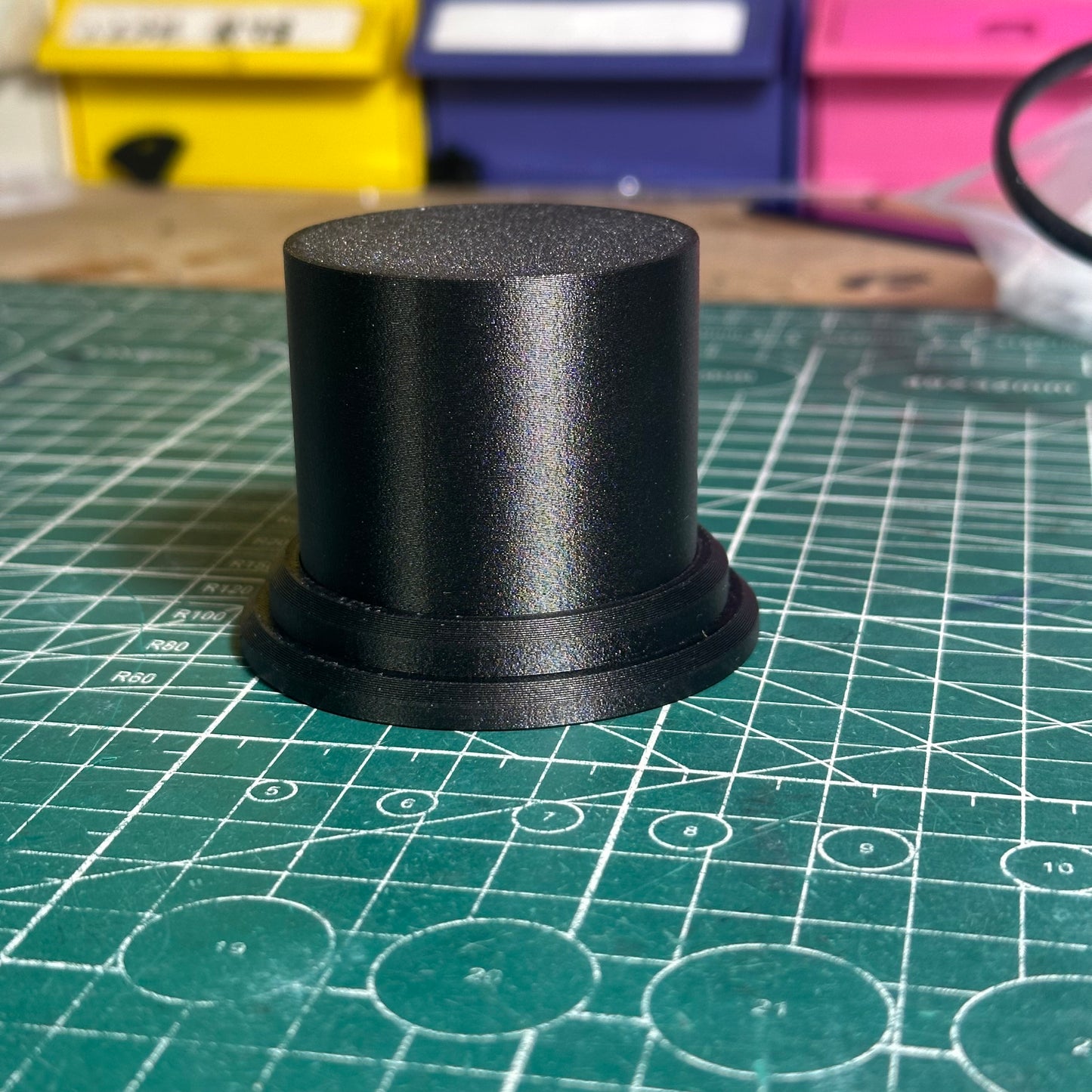 PETG Carbon Fiber Miniature Display Stand - Multiple Sizes & Heights | Wargame Base World - Wargame Base World