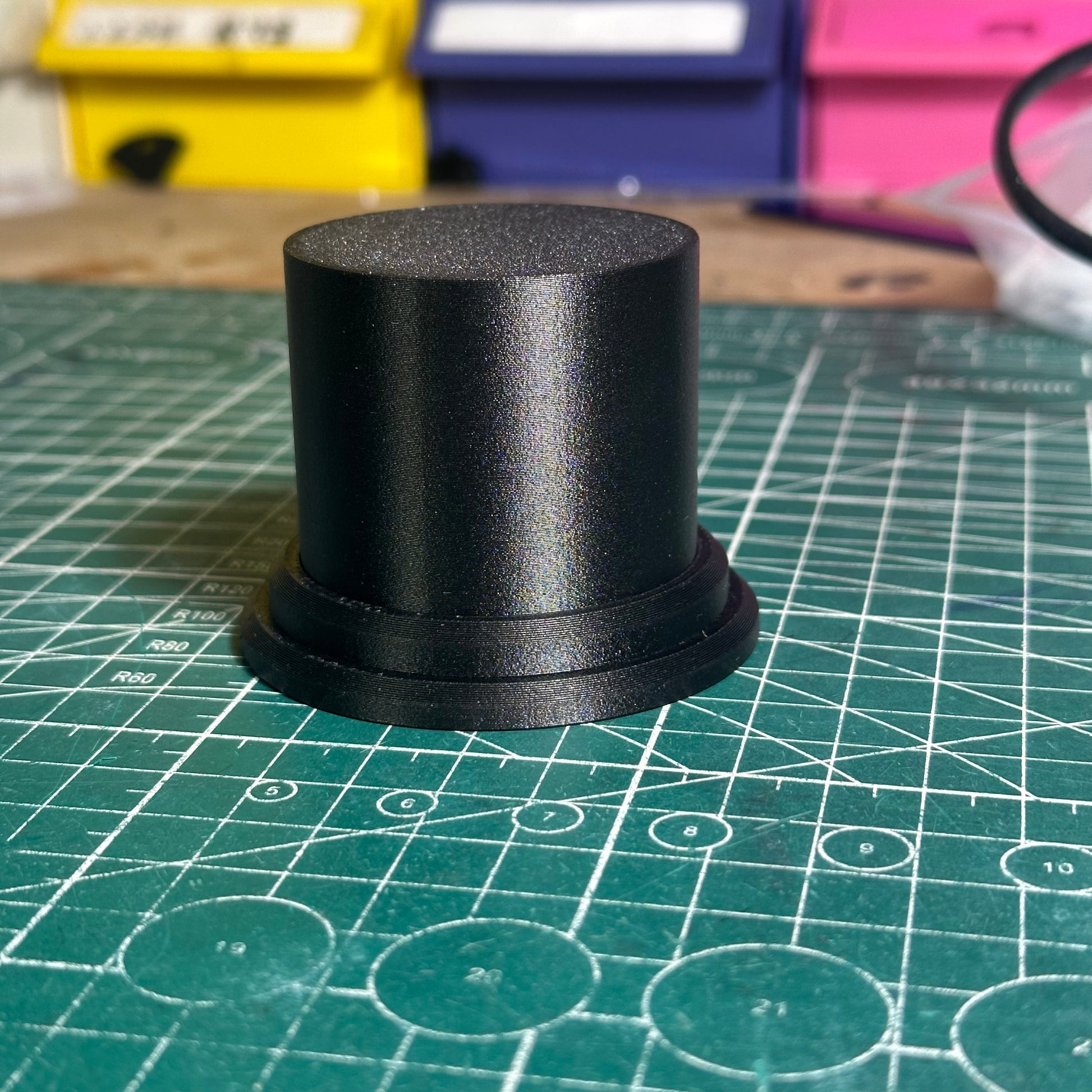 PETG Carbon Fiber Miniature Display Stand - Multiple Sizes & Heights | Wargame Base World - Wargame Base World