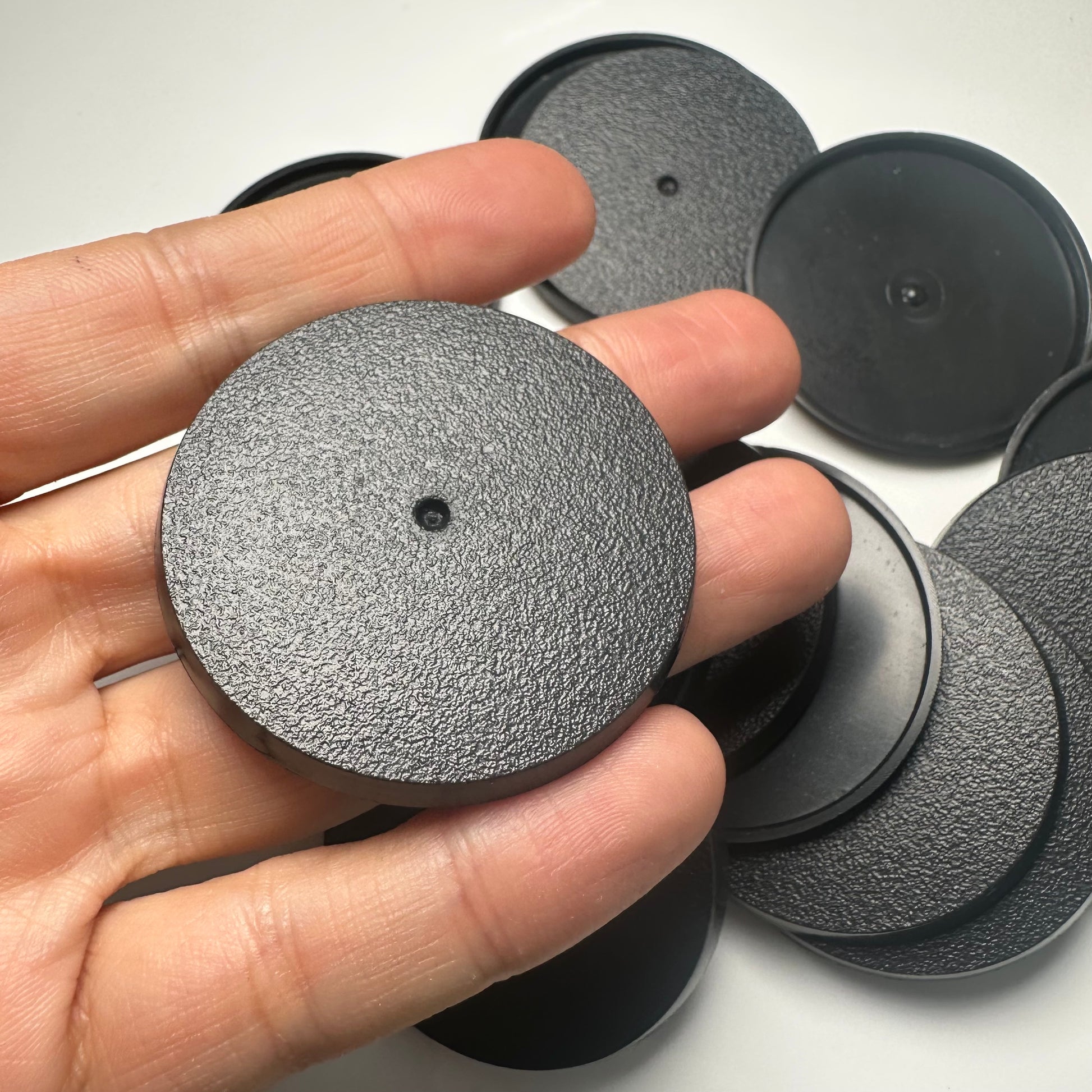50mm Round Bases - Compatible with Warhammer 40k Dreadnoughts & Large Scale Monsters - Wargame Base World