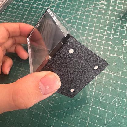 Miniature Acrylic Display Case - PETG Carbon Fiber Base | Wargame Base World - Wargame Base World