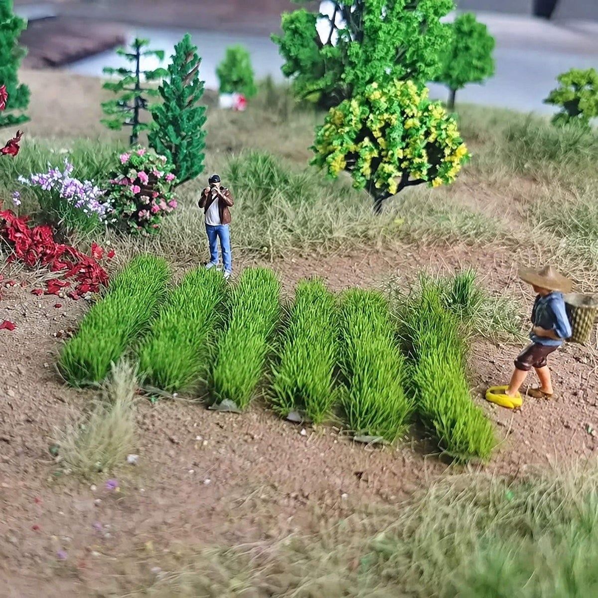 Garden diorama scene using 8mm grass strips along paths - Wargame Base World